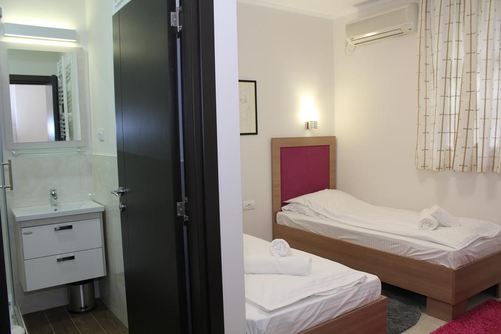 Wake Up Apartments And Rooms Belgrado Exterior foto