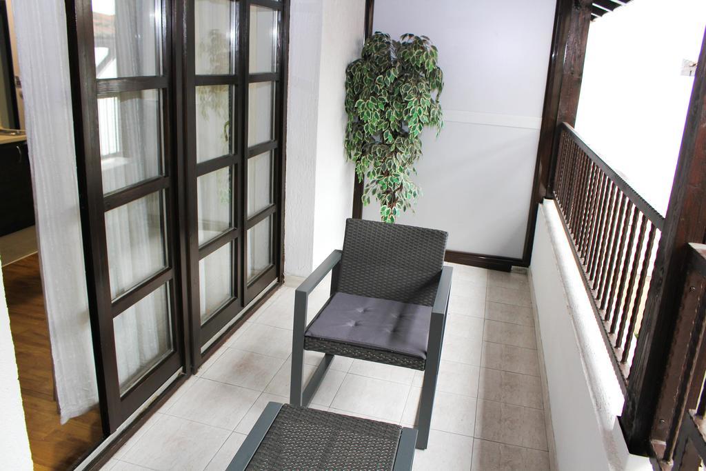 Wake Up Apartments And Rooms Belgrado Exterior foto