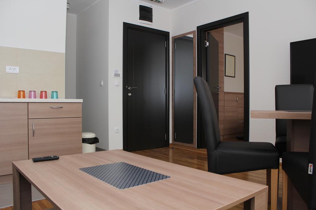 Wake Up Apartments And Rooms Belgrado Exterior foto