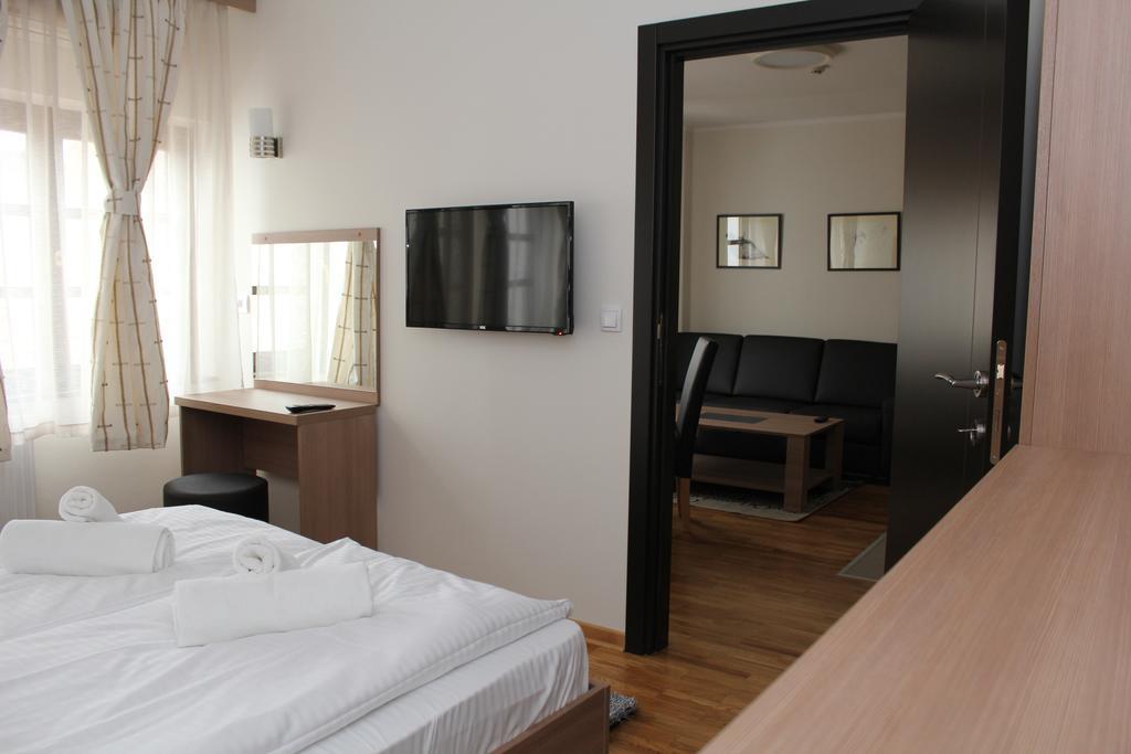 Wake Up Apartments And Rooms Belgrado Exterior foto