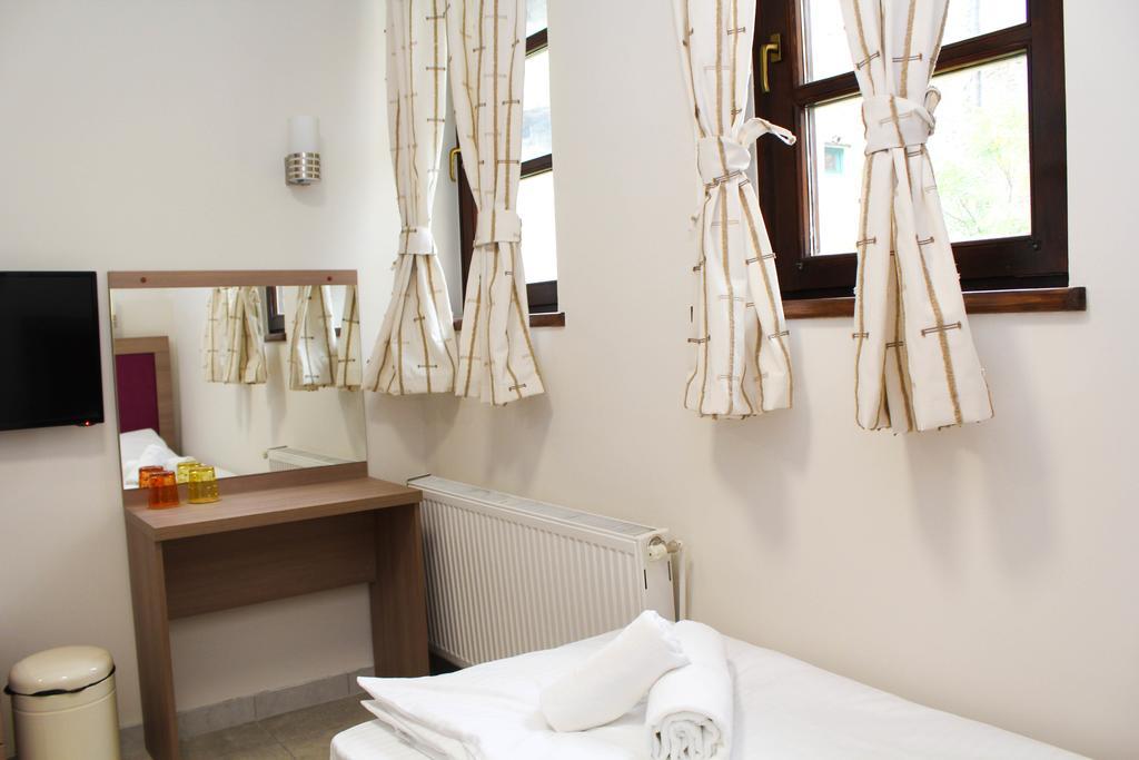 Wake Up Apartments And Rooms Belgrado Exterior foto