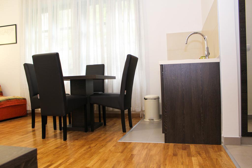 Wake Up Apartments And Rooms Belgrado Exterior foto