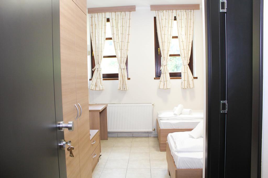 Wake Up Apartments And Rooms Belgrado Exterior foto